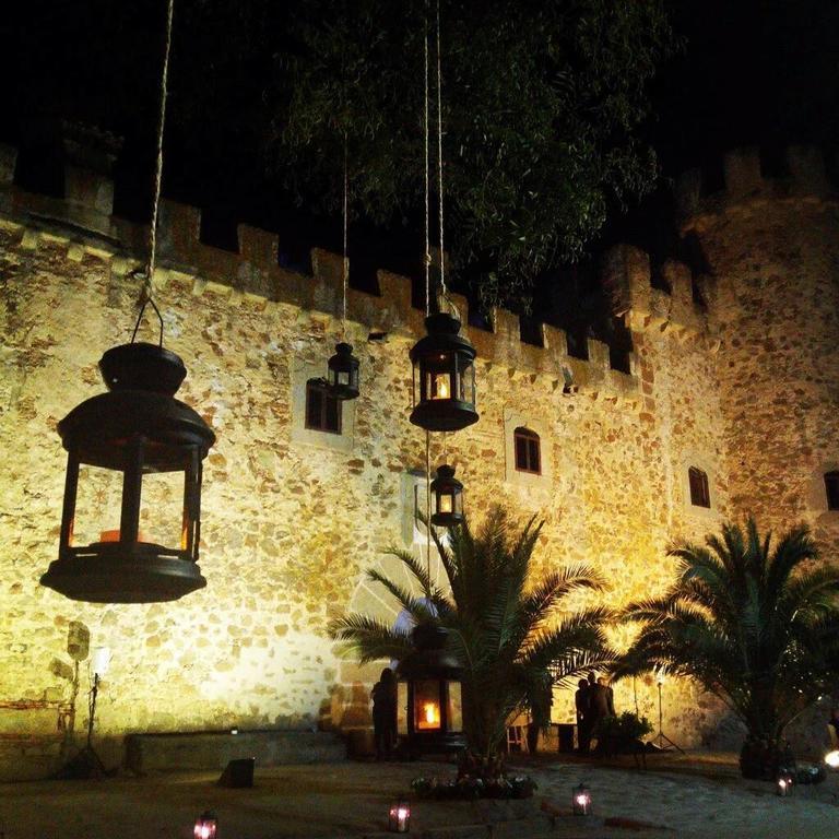 Hotel Casa Rural Castillo de Cáceres Exterior foto