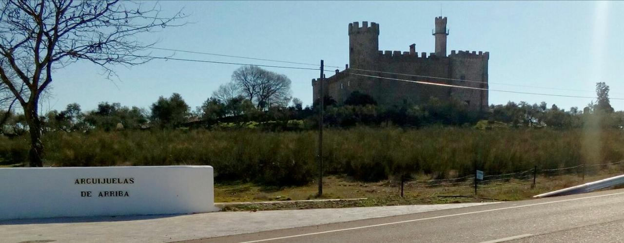 Hotel Casa Rural Castillo de Cáceres Exterior foto